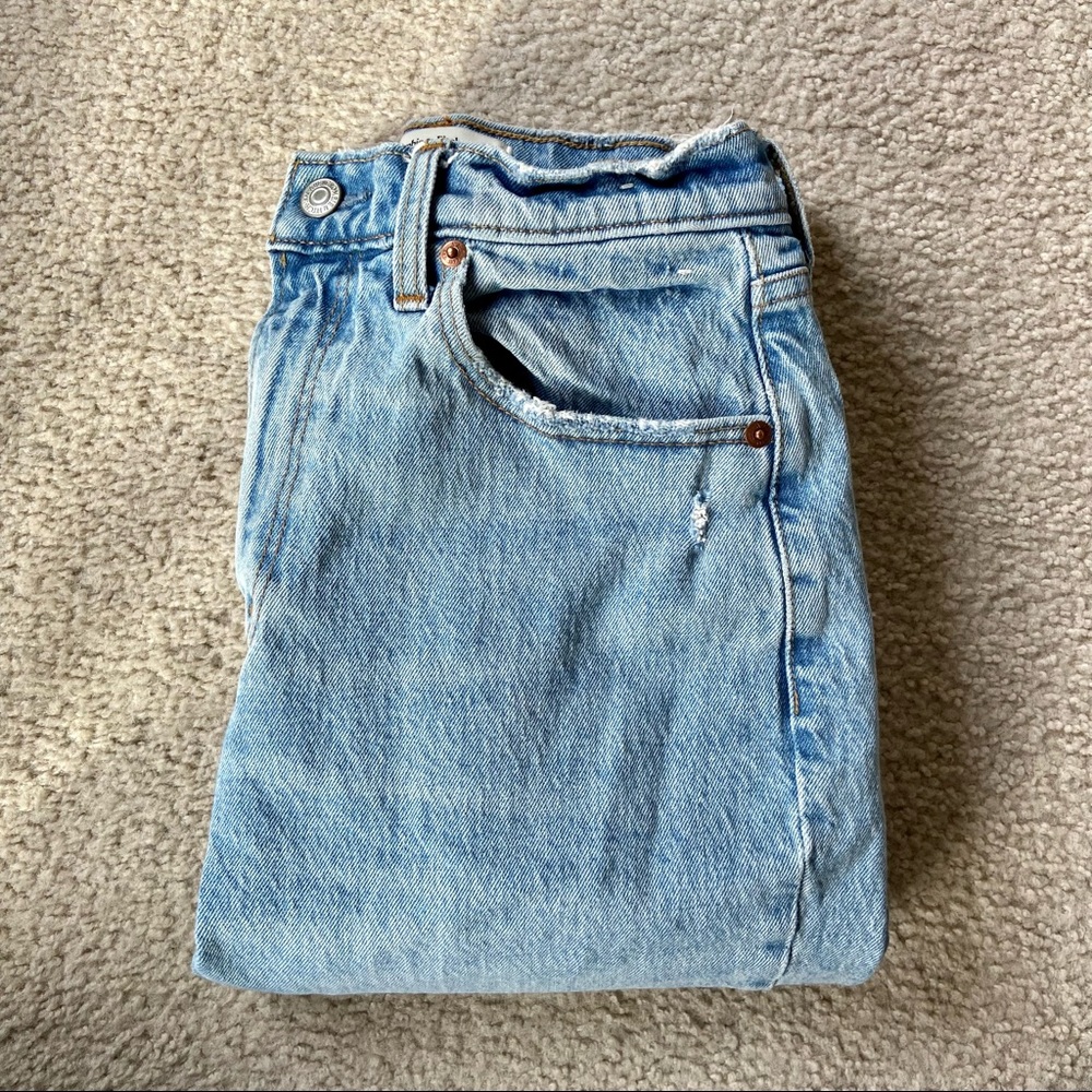 LAST CHANCE - Abercrombie 90’s Straight Jeans!